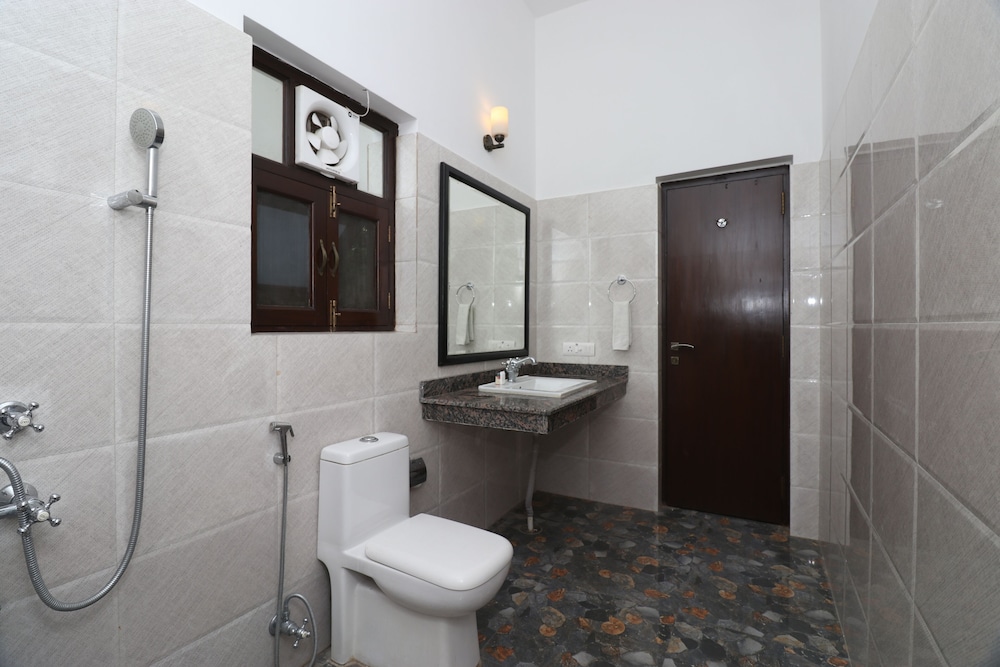 Deluxe Room - Photo 7