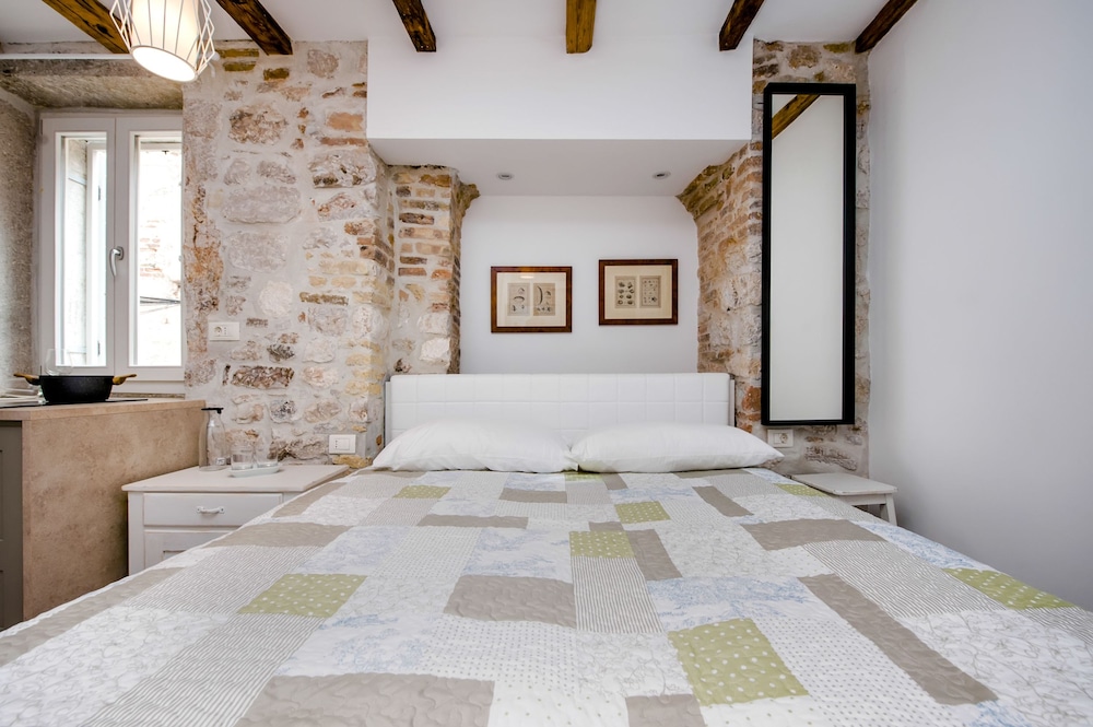 Studio (Olivi)