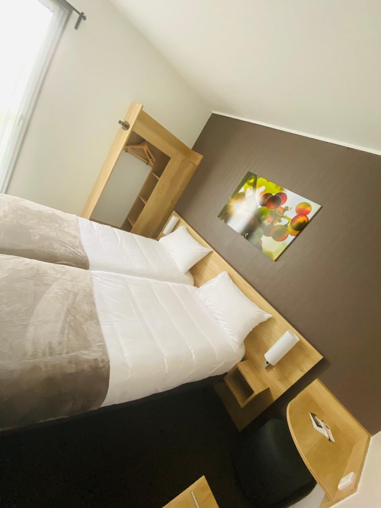 Standard Twin Room photo 3