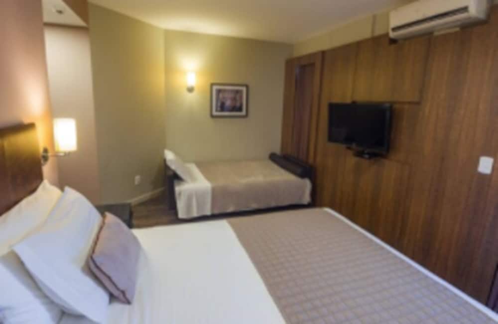 Deluxe Room, Multiple Beds, City View - Photo 8