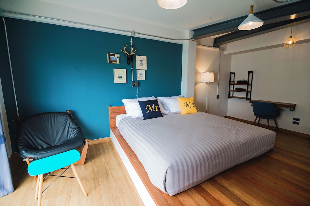 Deluxe Double Room, 1 King Bed, Private Bathroom