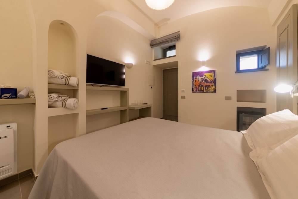 Classic Room, 1 Double Bed, Balcony, Garden View