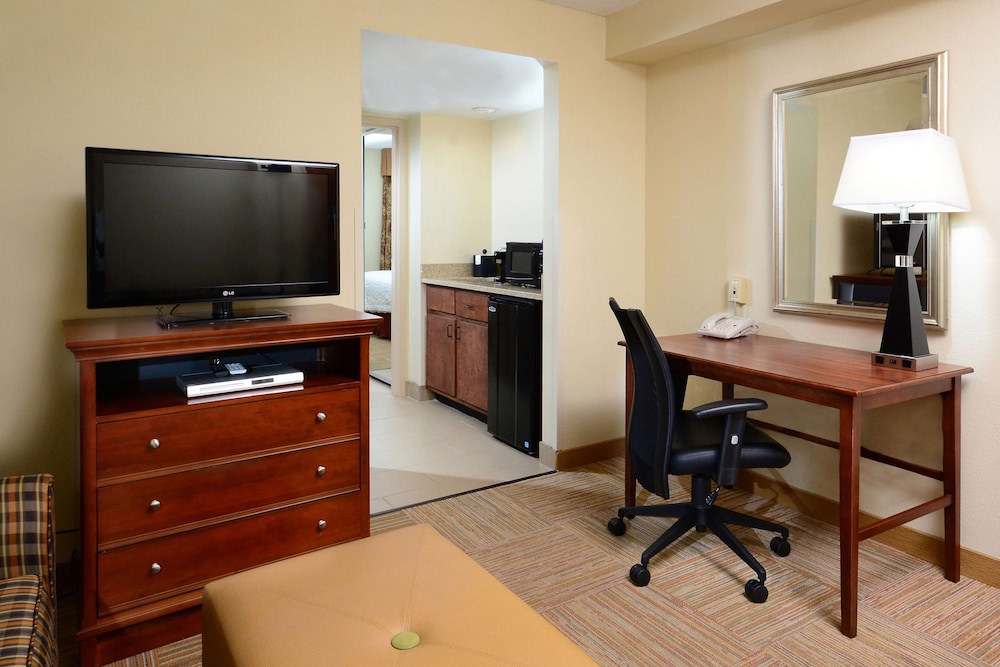 Suite, 1 King Bed, Accessible, Non Smoking (Hearing) - Photo 5
