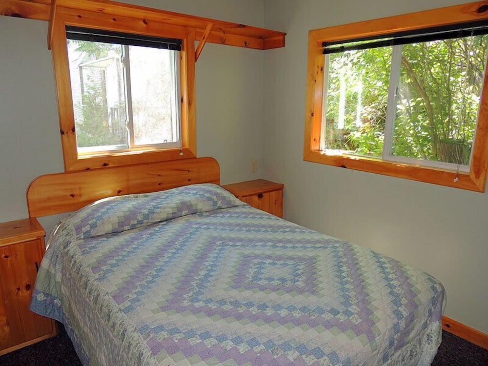 Cottage 1, 3 Bedrooms (reached by stairs) photo 2