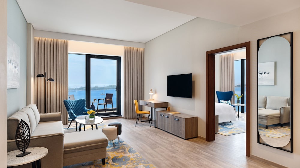 Suite, 1 King Bed with Sofa bed, Balcony, Beachfront (Beachfront)