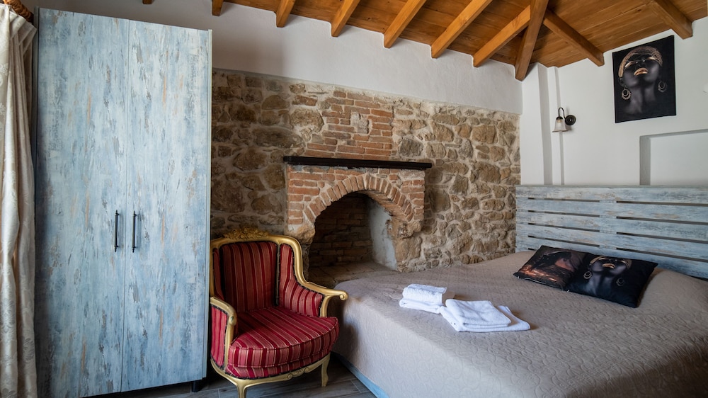 Standard Double Room - Photo 4