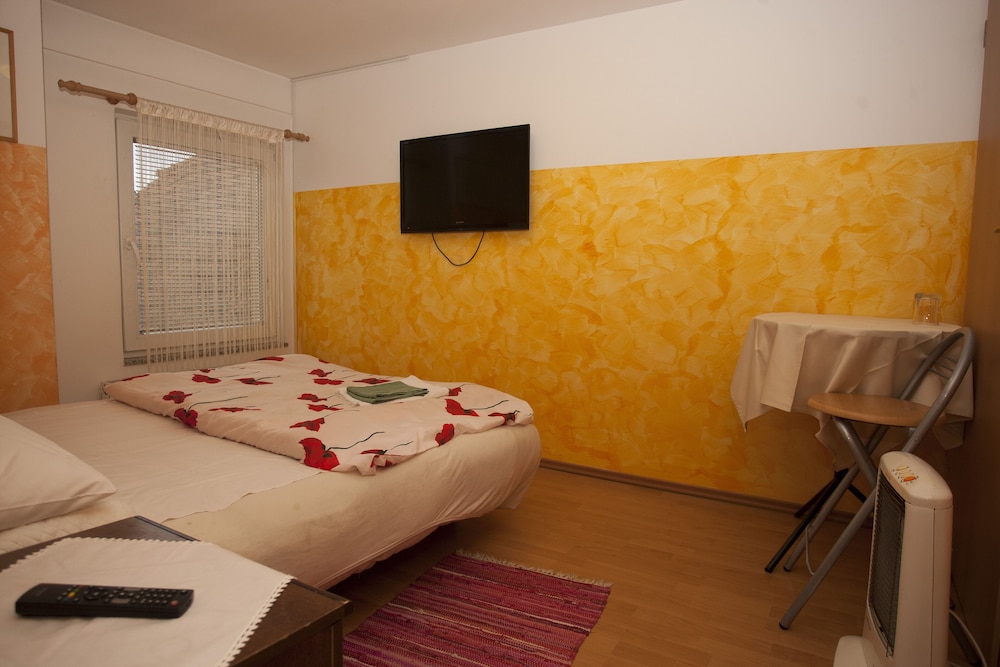 Single Room photo 3