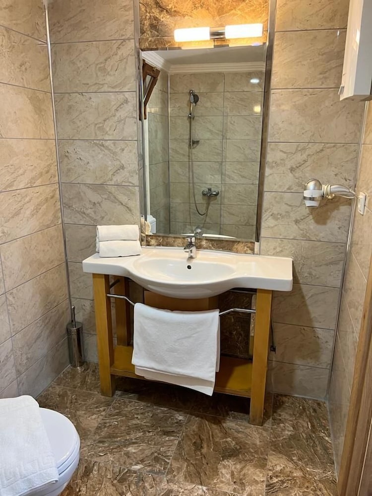 Deluxe Bungalow, 2 Bedrooms, Mountain View photo 3