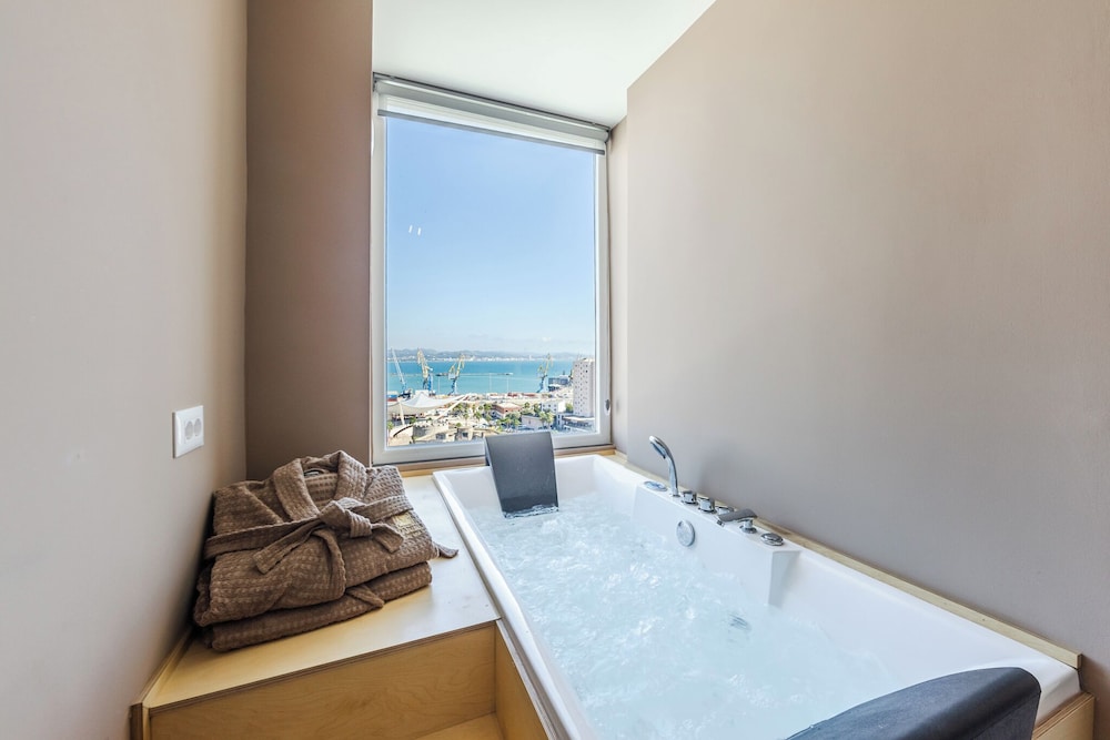 Luxury Apartment, Sea View
