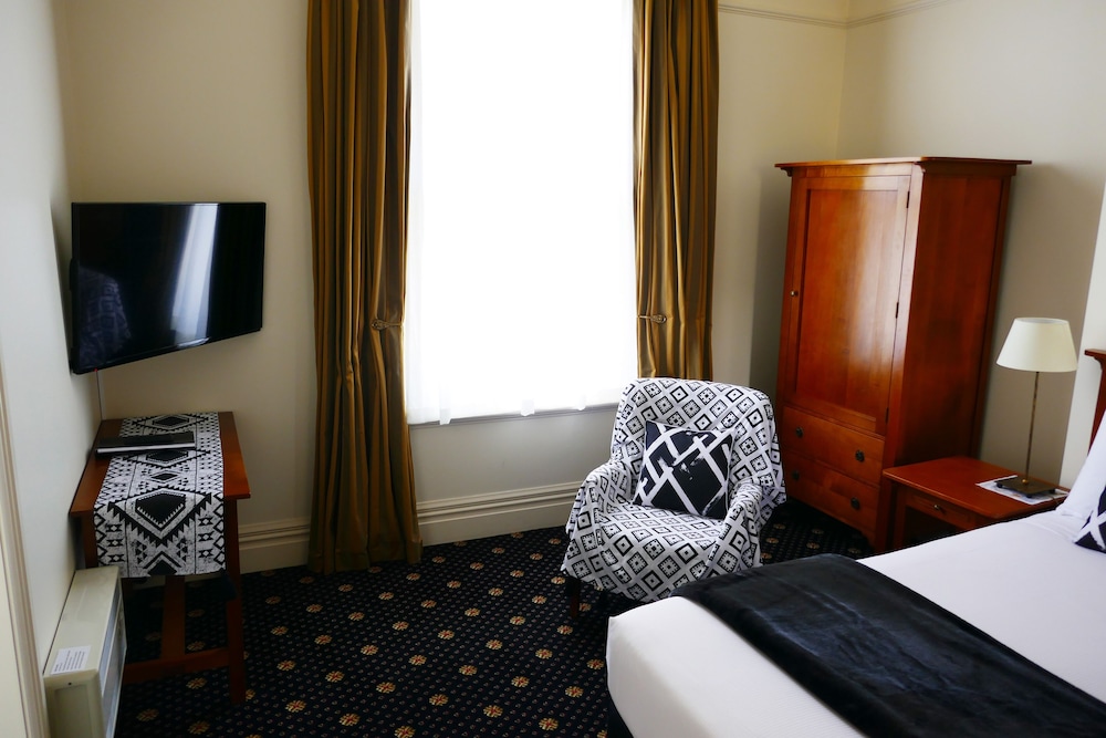 Deluxe Triple Suite