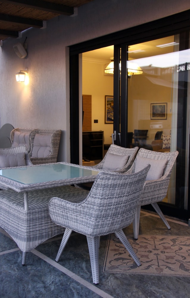 Honeymoon Suite, 1 Bedroom, Terrace, Pool View photo 3