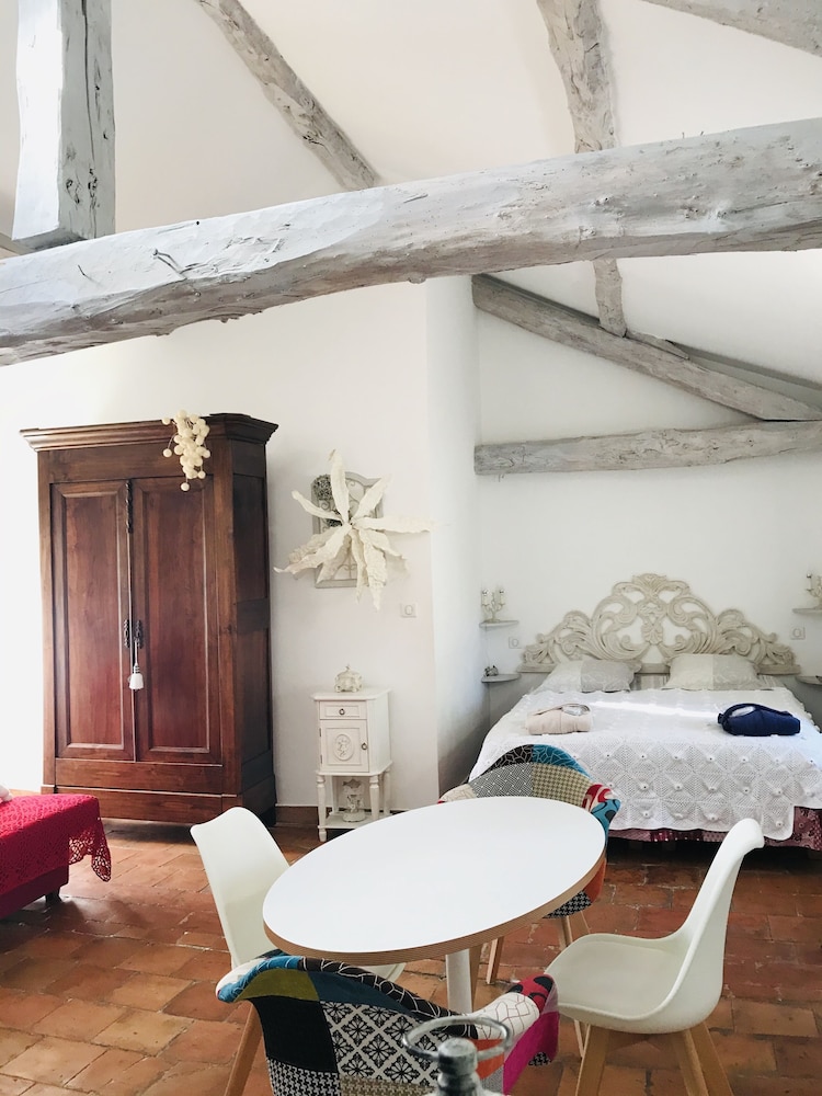 Superior Apartment, Ensuite, Garden View GITE BLANC photo 2