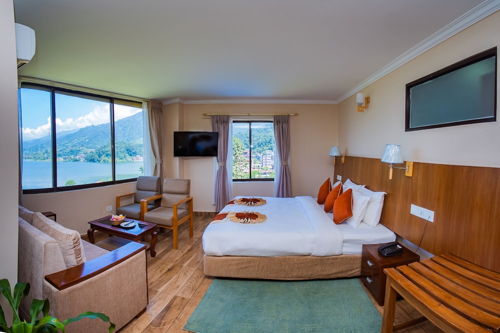 Standard Suite, Lake View - Photo 1