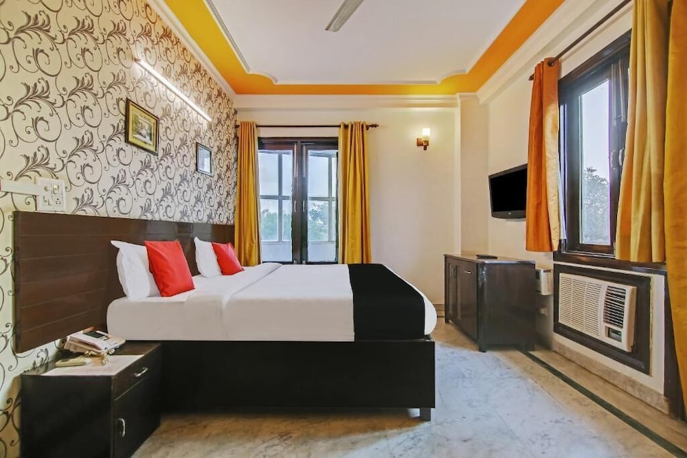 Deluxe Room, Balcony, City View