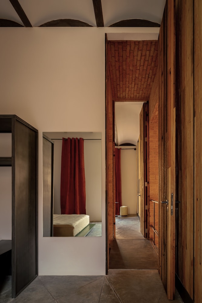 Deluxe Room - Photo 3