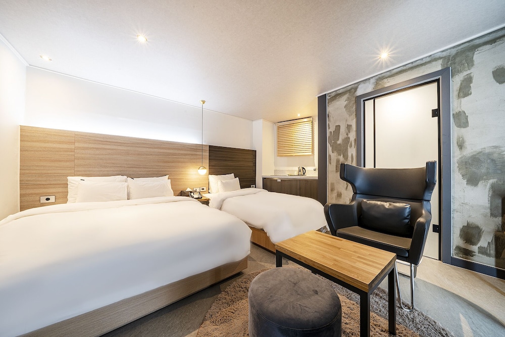 Deluxe Twin Room - Photo 1