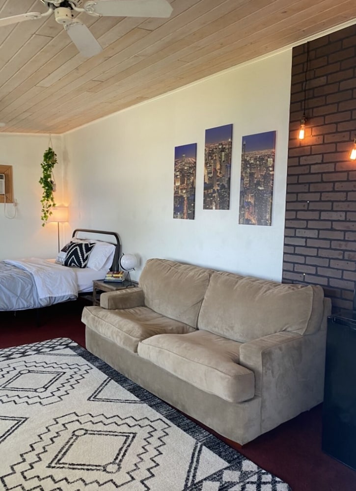 Romantic Suite, 1 King Bed, River View photo 1