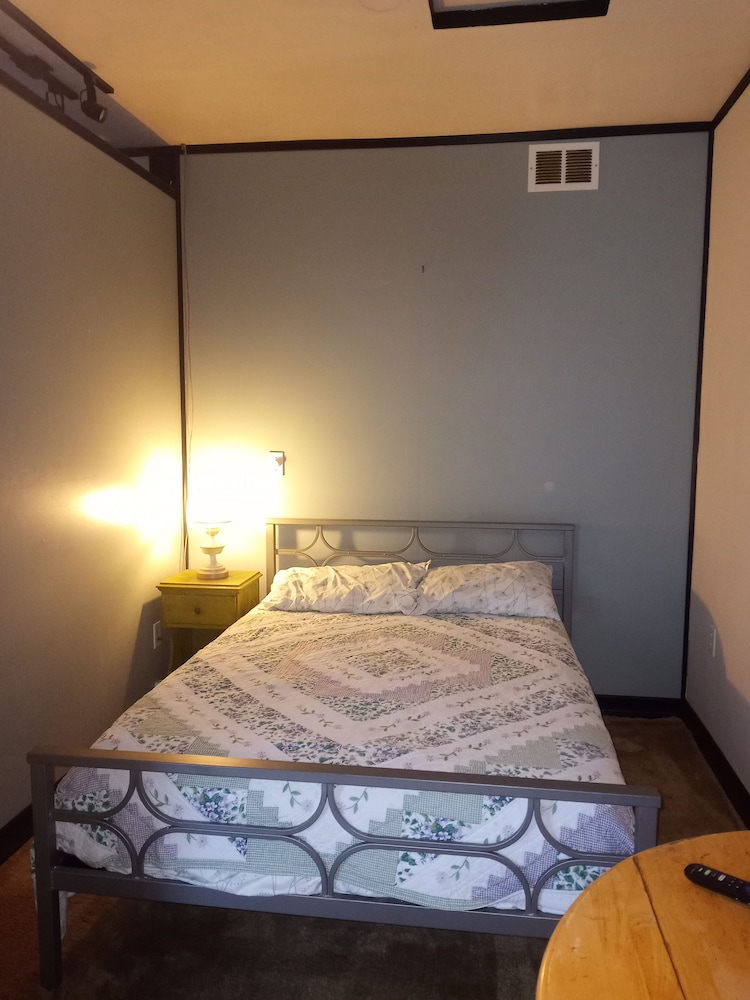 Economy Apartment photo 1