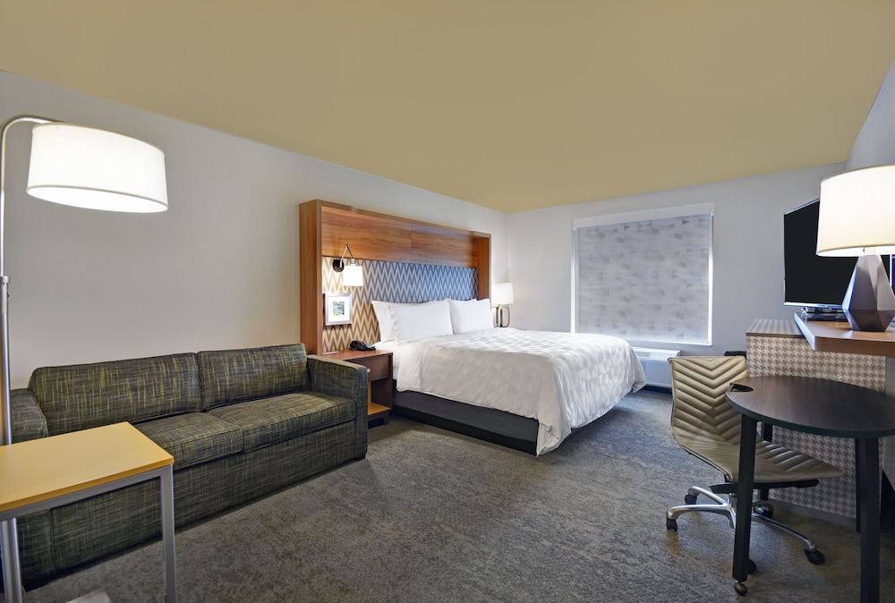 Standard Room, 1 King Bed, Accessible (Communication, Accessible Tub) - Photo 3