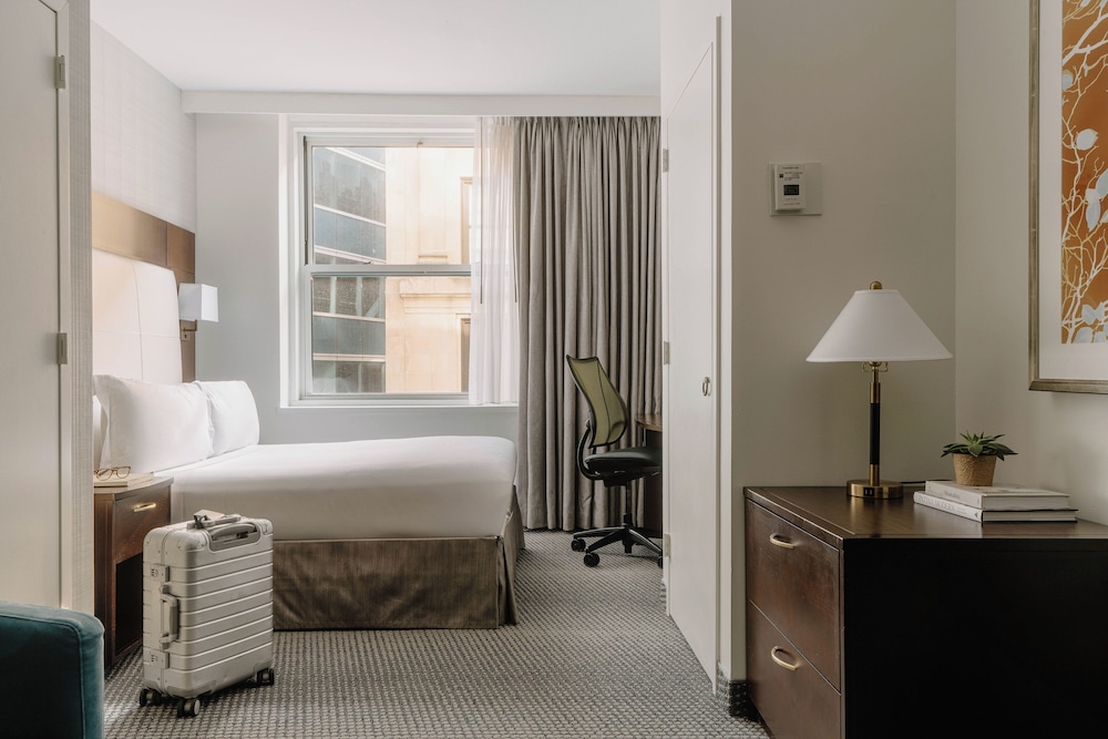 Suite, 1 Queen Bed, Kitchenette - Photo 4