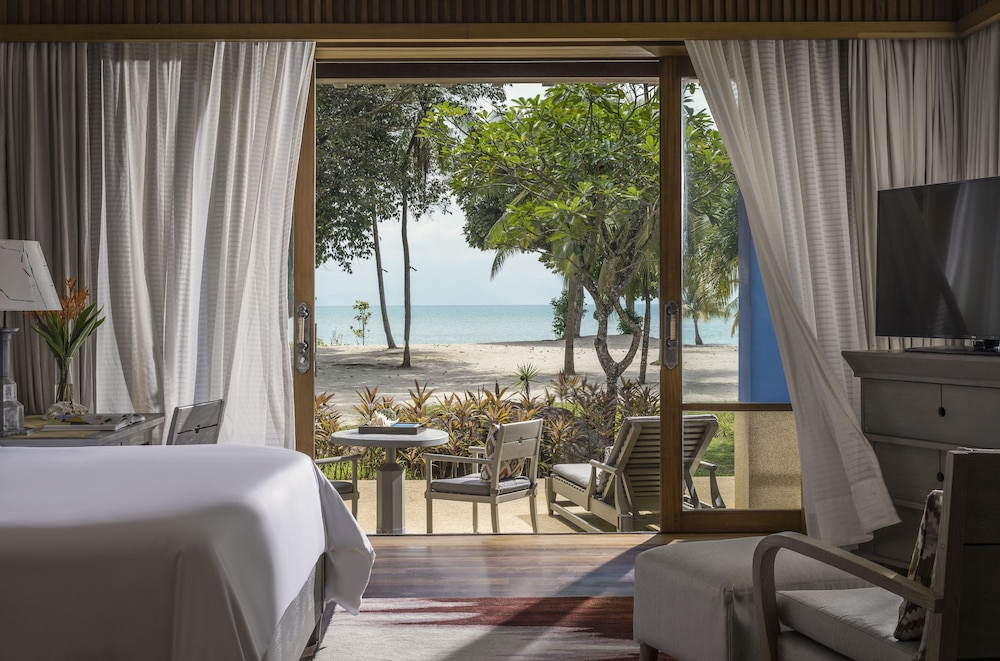 Partial Sea View Ground Floor King Bed