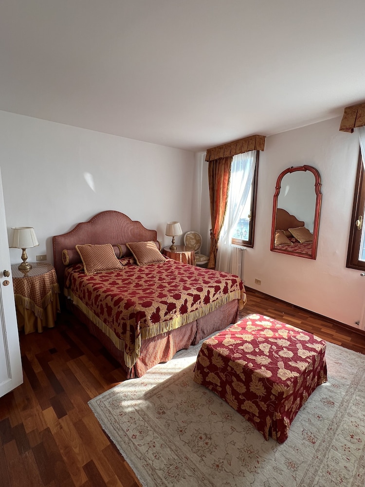 Double Or Twin Room, Canal View photo 1