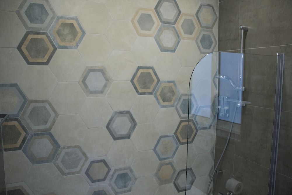 Comfort Double Room, Shared Bathroom (With Balcony)(Turquoise) photo 3