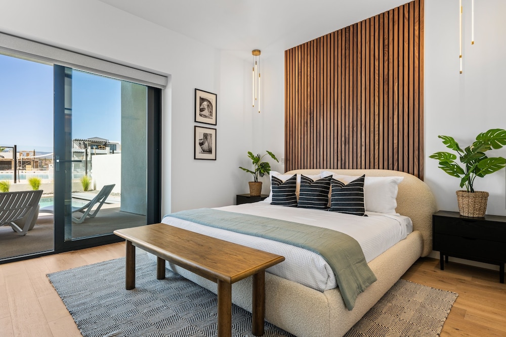 House, Multiple Bedrooms