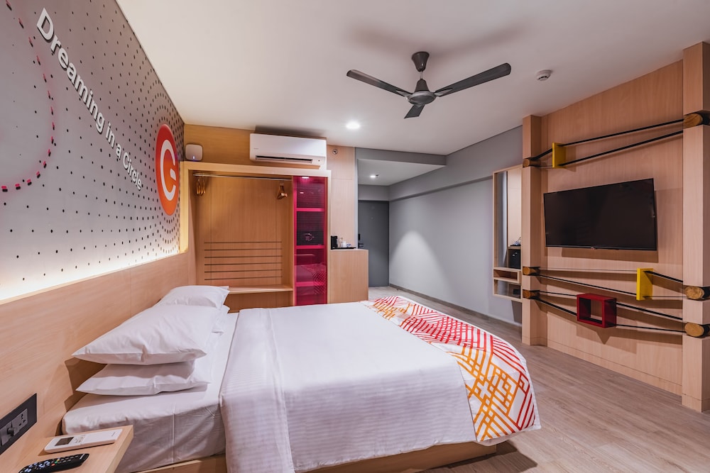 Luxe King Room - Photo 1