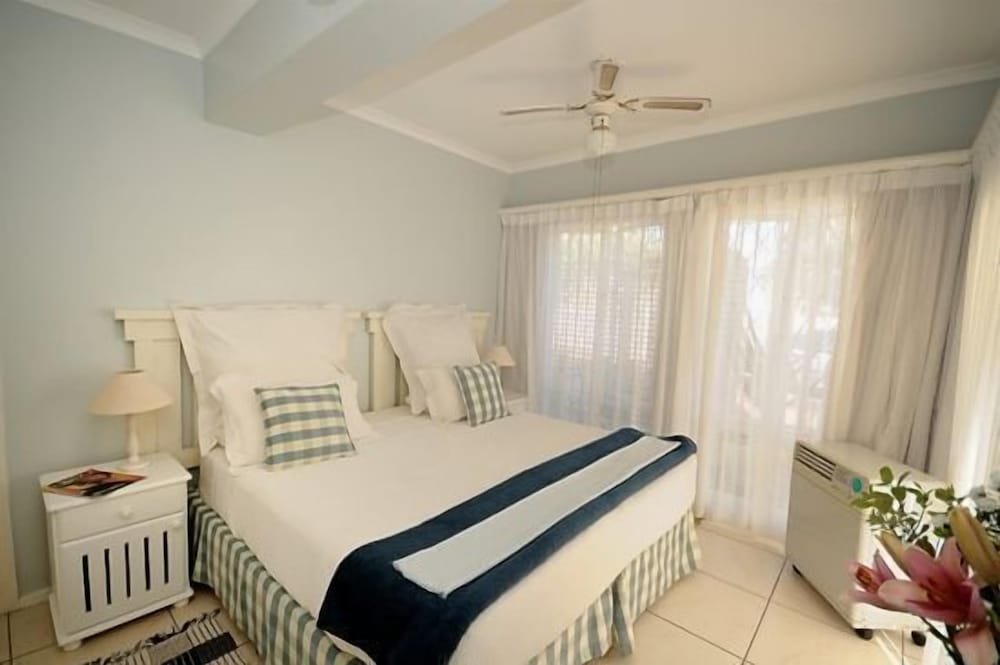 Family Room - Photo 2