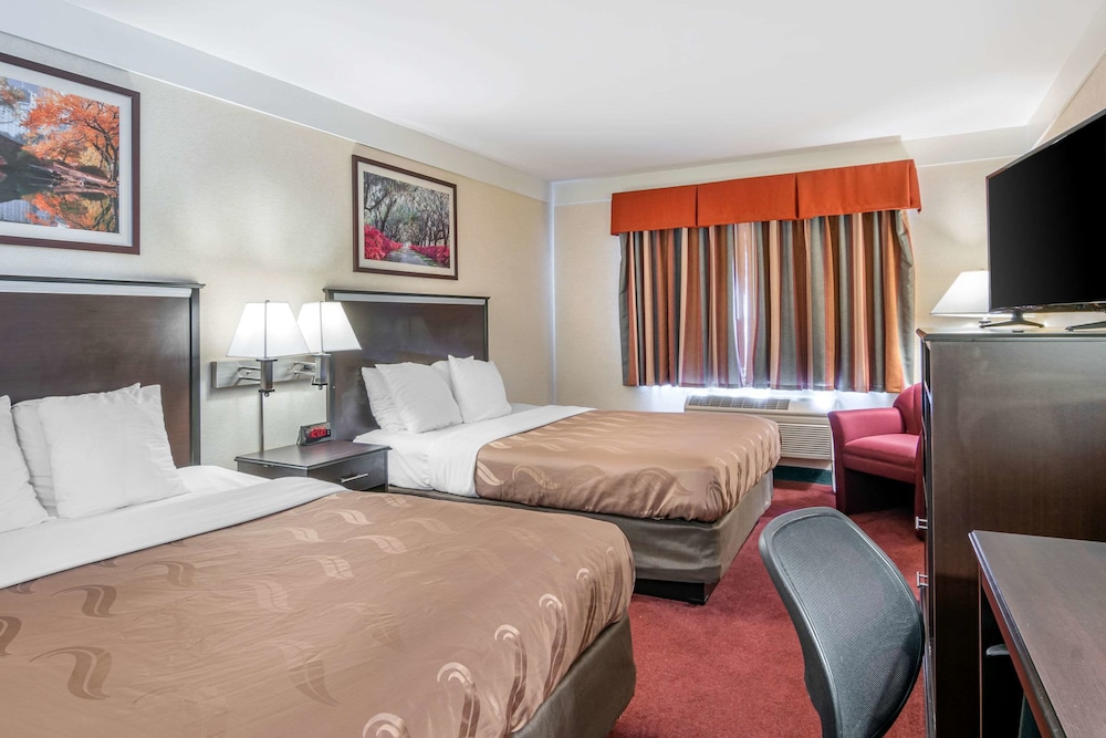 Room, 2 Queen Beds photo 1