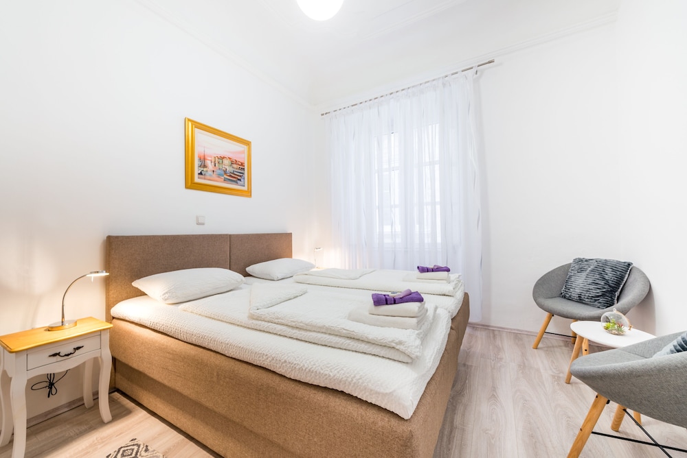 Apartment (Two-Bedroom Apartment)