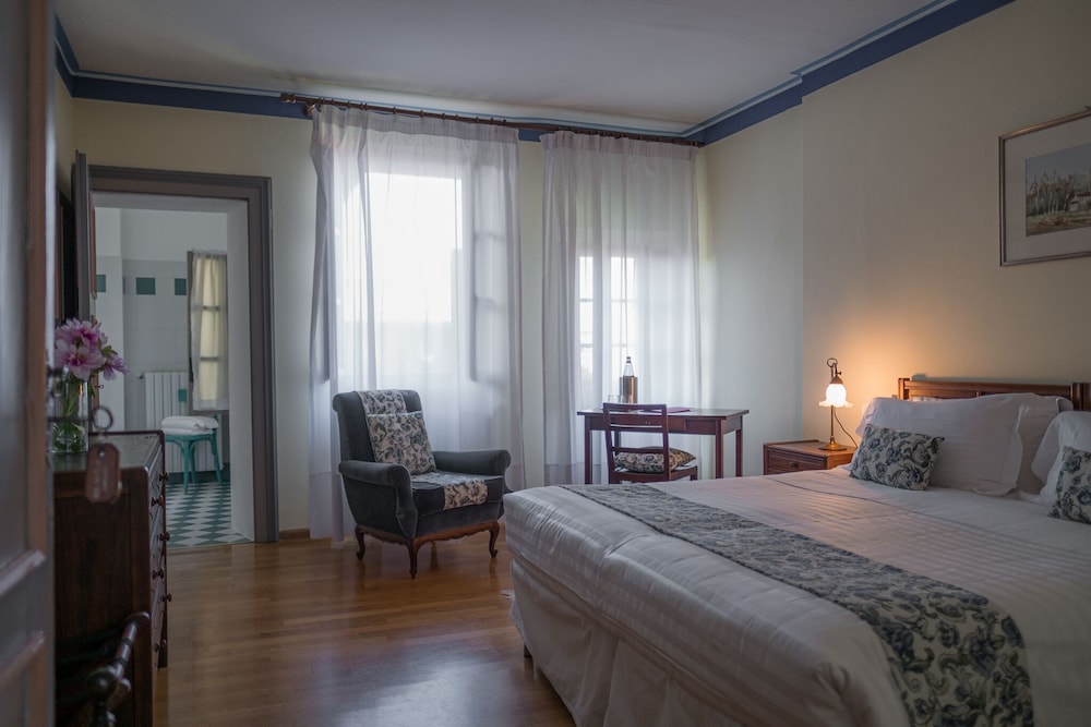 Superior Double or Twin Room (Castalderia) photo 3