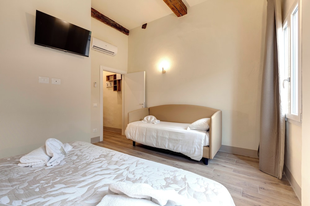 Sinfonia - Two Bedroom Apartment - 3rd Floor photo 3
