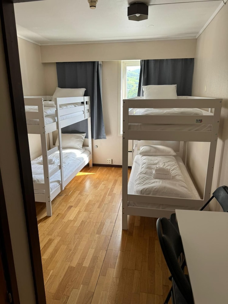Basic Quadruple Room, Multiple Beds, Non Smoking, Private Bathroom photo 1