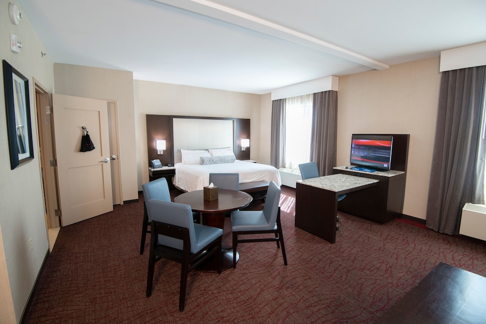 Open Bay Suite photo 2