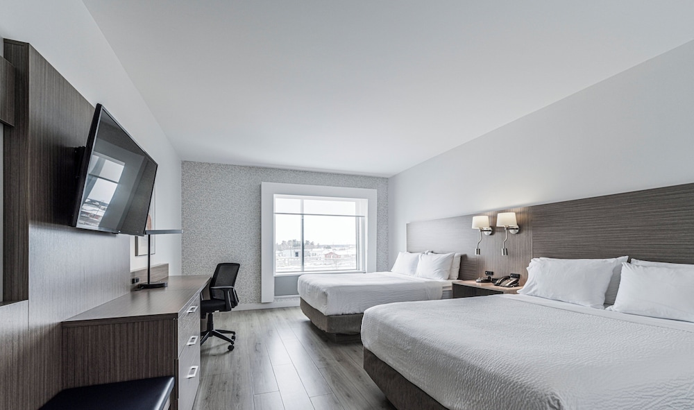 Suite, Multiple Beds - Photo 2