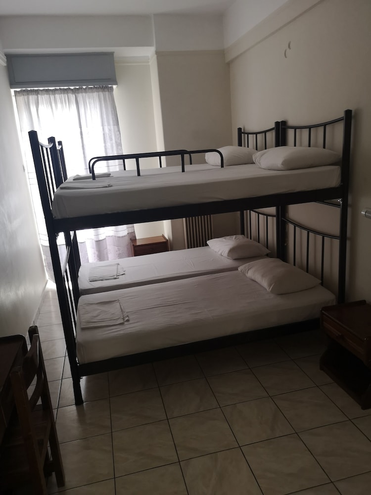 Basic Room (6 beds) photo 1