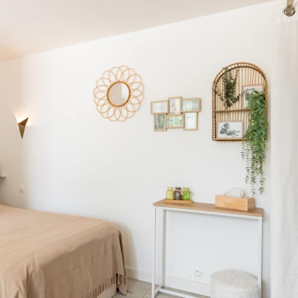 Standard Apartment, Patio