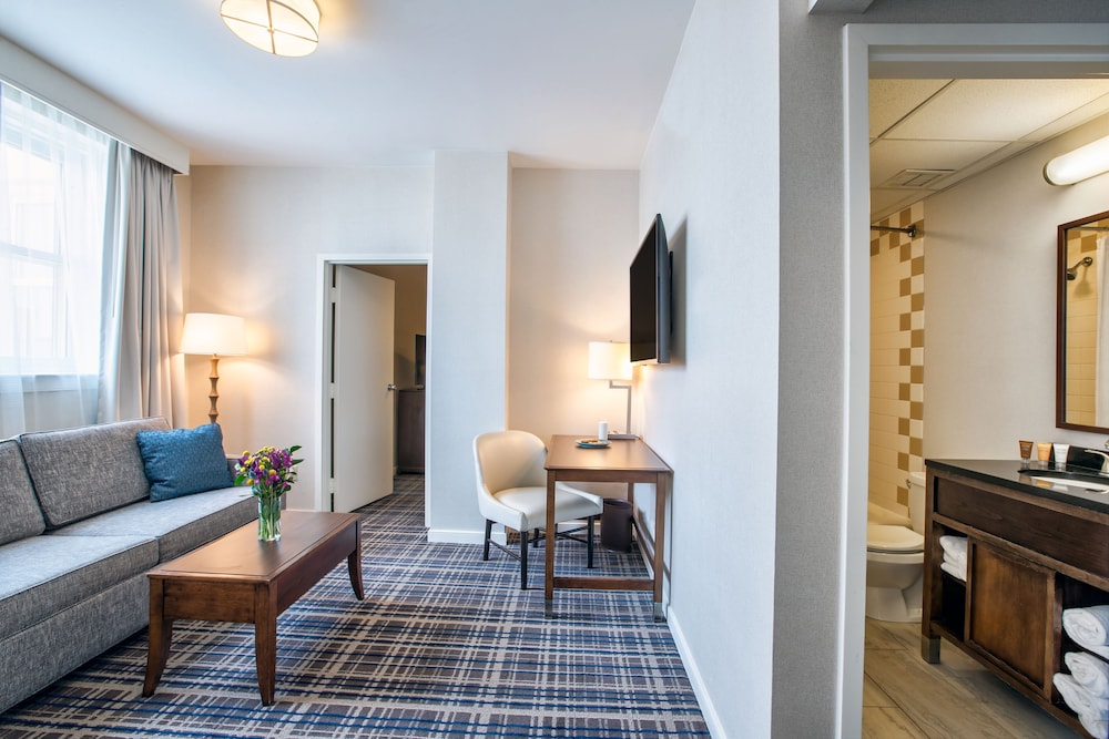 Suite, Multiple Beds - Photo 3