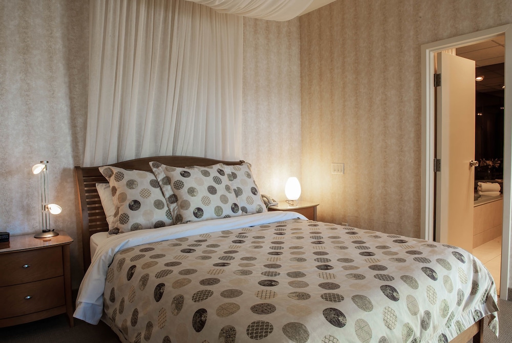 Suite, Multiple Beds, Jetted Tub photo 3
