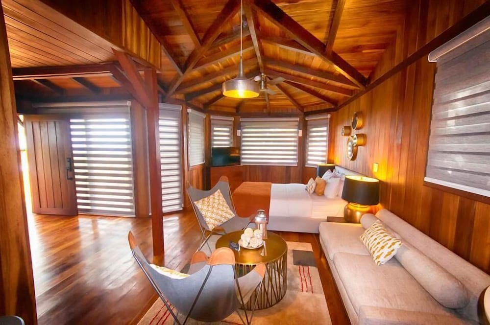 Luxury Tree House, Mountain View photo 2