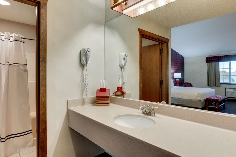 Expanded King with Whirlpool - Photo 6
