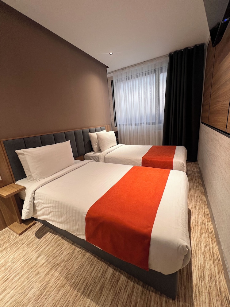 Economy Twin Room photo 1