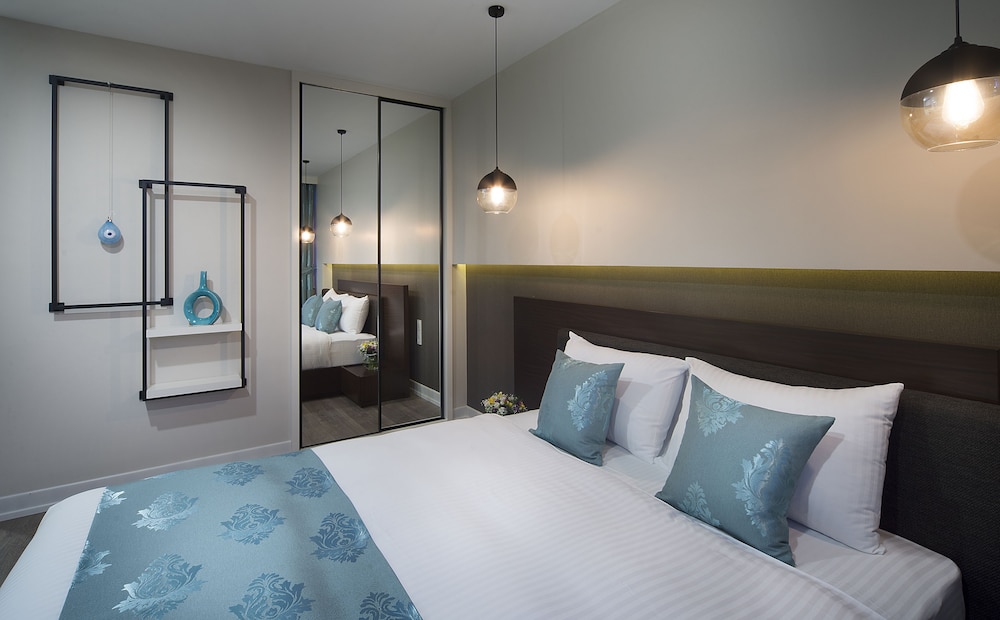 Superior Suite, City View photo 3