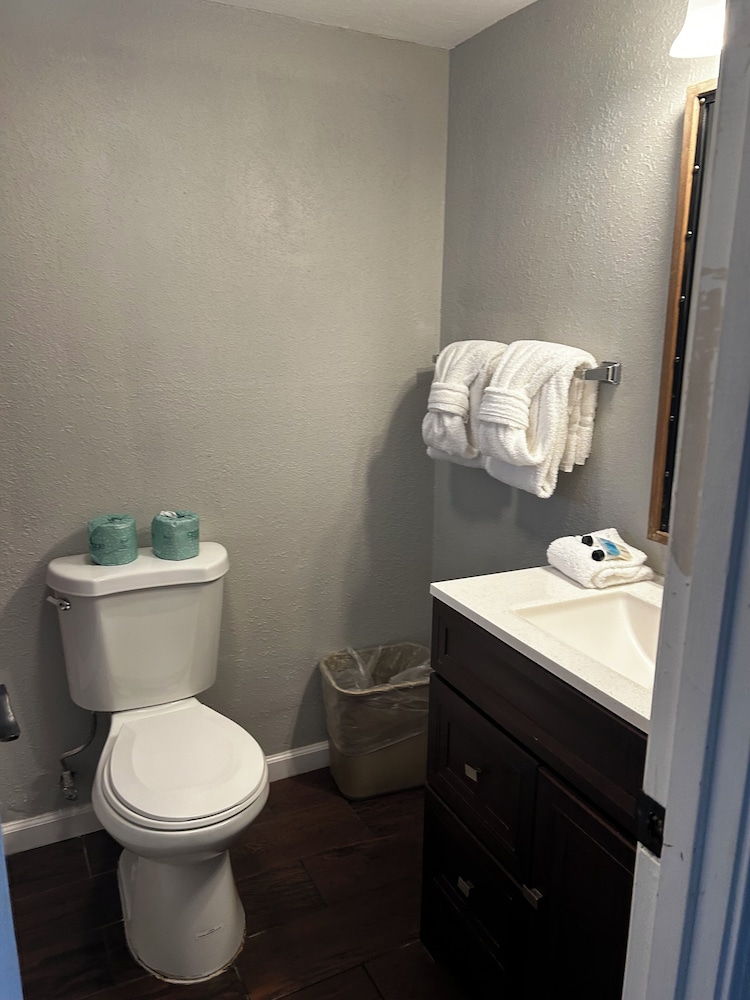 Standard Room, 2 Queen Beds (Creekside) - Photo 11