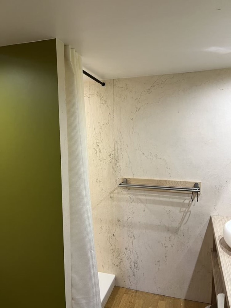 City Apartment (12 minutes walking from main building) - Photo 3