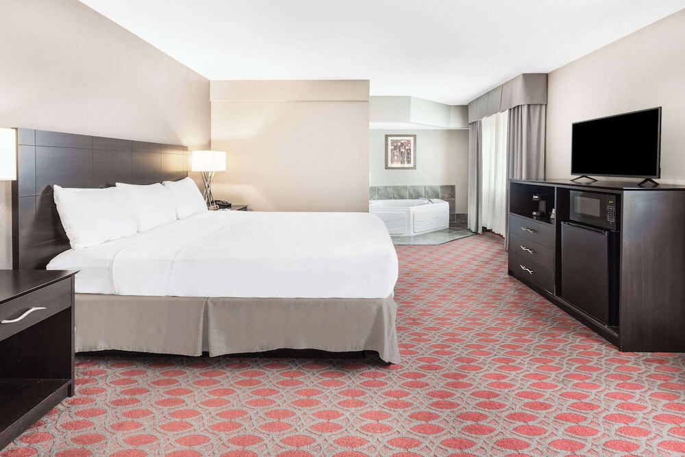 Superior Suite, 1 Bedroom, Non Smoking - Photo 1