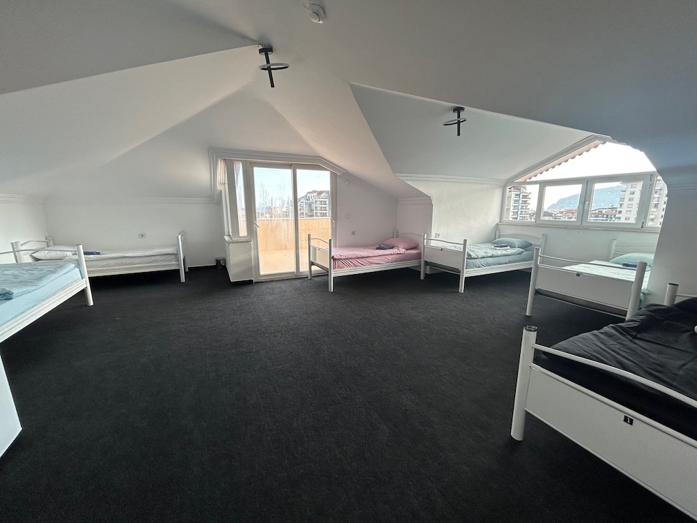 Basic Shared Dormitory, Mixed Dorm, Sea View