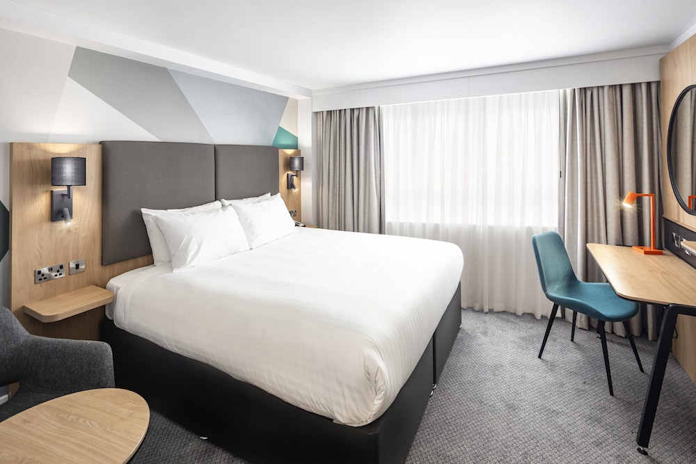 Standard Room, 1 King Bed (Super King, Minifridge) - Photo 1